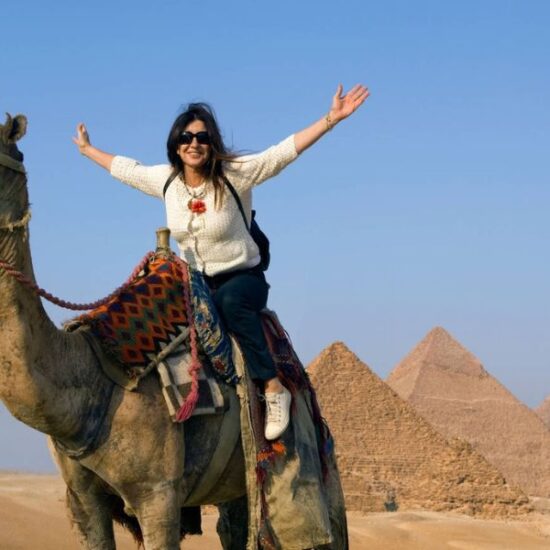 Medio día mágico de excursión a las Pirámides de Guiza desde El Cairo - Egypt Tours Group
