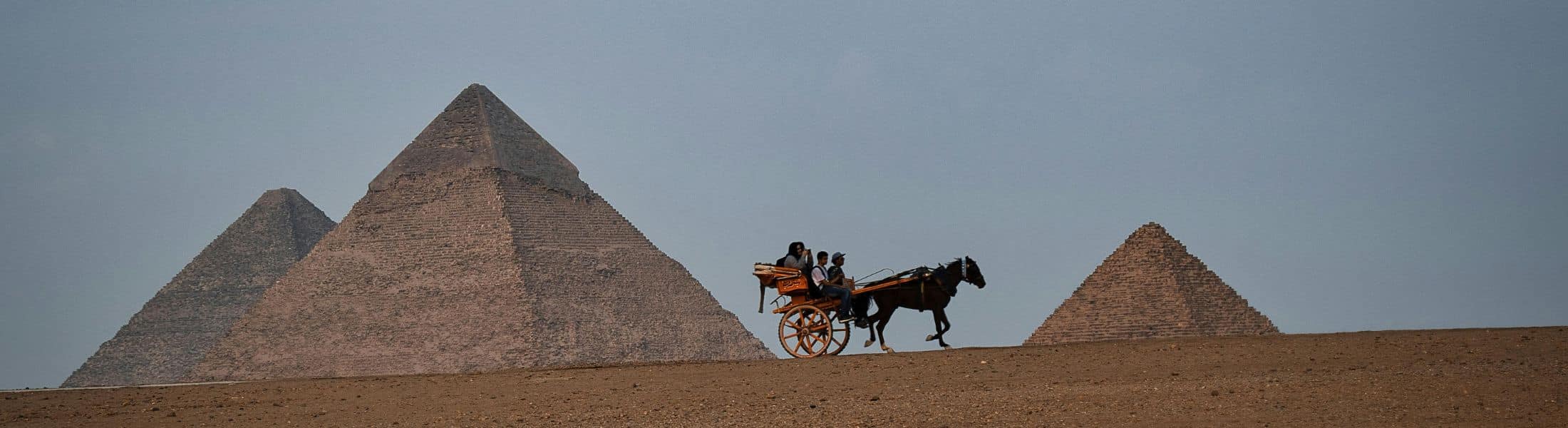 Medio día mágico de excursión a las Pirámides de Guiza desde El Cairo - Egypt Tours Group