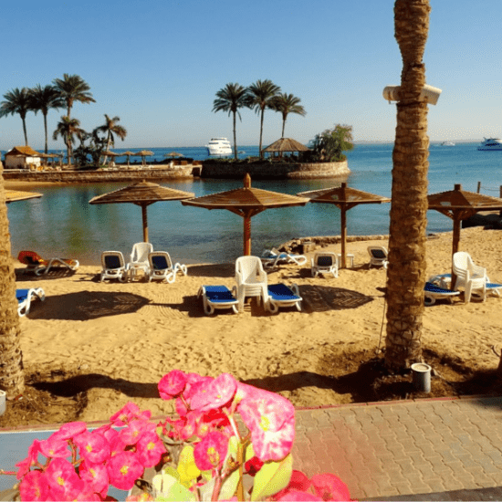 Hurghada Red Sea beach resort – relaxation and snorkeling paradise