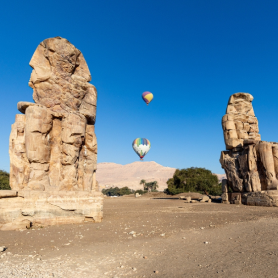 The towering Colossi of Memnon seen on El Gouna to Luxor day tour