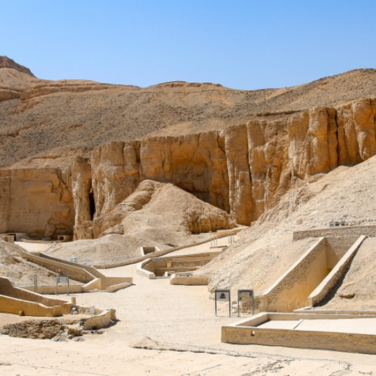 Entrance to the Valley of the Kings on a day trip from El Gouna to Luxor with Egypt Tours Group.