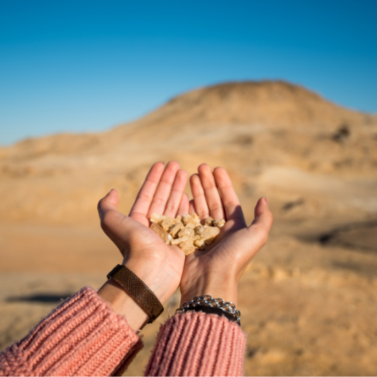 Crystal Mountain between Bahariya and White Desert – 5 Days Cairo and Bahariya Oasis Tour