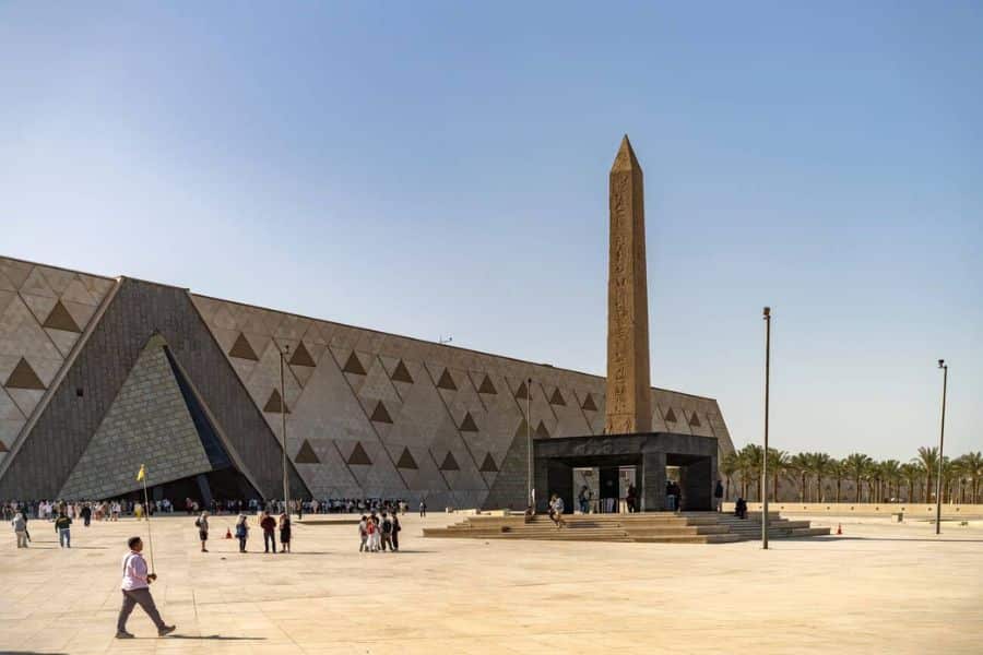 El Obelisco Colgante del Gran Museo Egipcio - Egypt Tours Group (ES)